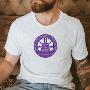 The Queens Platinum Jubilee 2022 Ring Unisex T-shirt