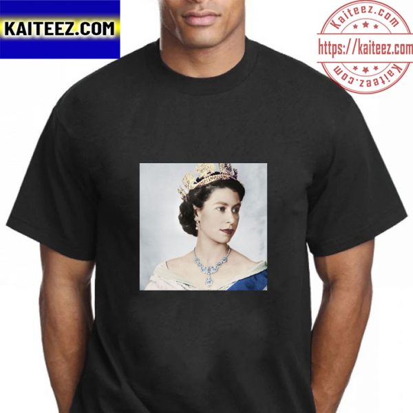 RIP Her Majesty The Queen Elizabeth II 1926 2022 Vintage T-Shirt