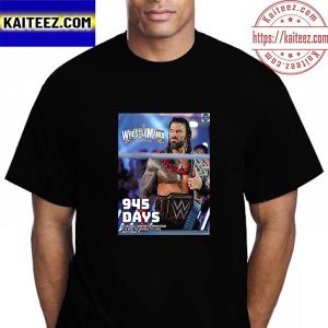 Roman Reigns Walks Into Wrestlemania 39 As Universal Champion Vintage T-Shirt