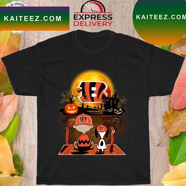 The Peanuts Charlie Brown And Snoopy Watching Moon Pittsburgh Steelers  Halloween Shirt - Mugteeco