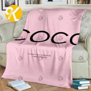 Chanel Coco Quote ‘I Don’t Do Fashion, I’m Fashion’ In Baby Pink Background Blanket
