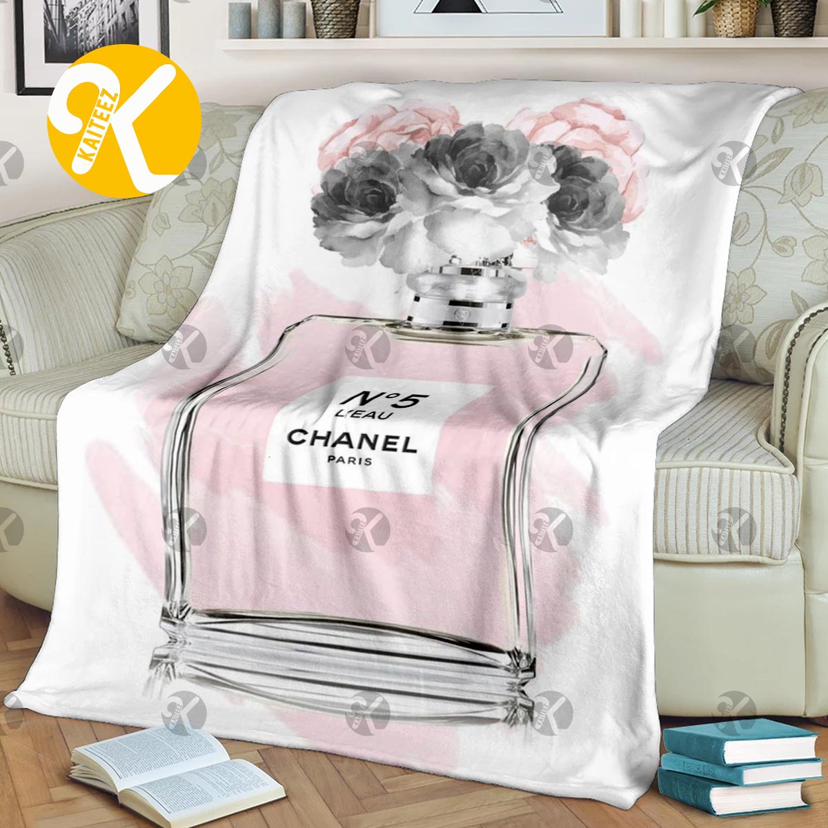 Chanel No.5 Baby Pink Perfume In White Background Blanket - Kaiteez