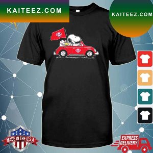 Snoopy and Woodstock Drives Philadelphia Phillies Beetle Car T-shirt
