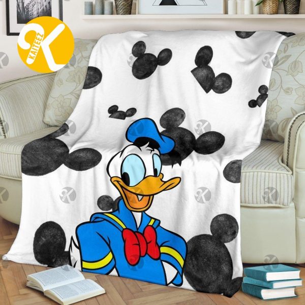 Disney Cute Donald Duck In White And Mickey Symbol Christmas Throw Blanket