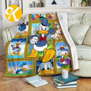 Disney Funny Donald Duck Christmas Throw Blanket