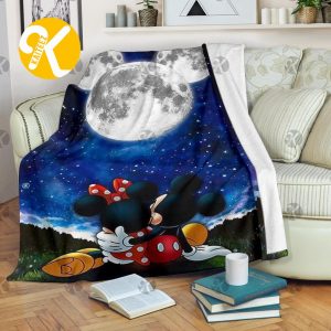 Mickey Mouse And Minnie Under The Romantic Disney Moonlight Christmas Throw Fleece Blanket