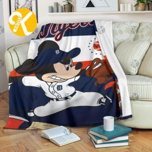 Mickey Mouse Detroit Tigers MLB Baseball In Navy And White Christmas Throw Fleece Blanket