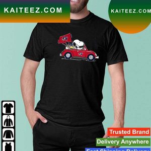 NFL Columbus Blue Jackets Snoopy And Woodstock Drives Columbus Blue Jackets Beetle Car T-Shirt