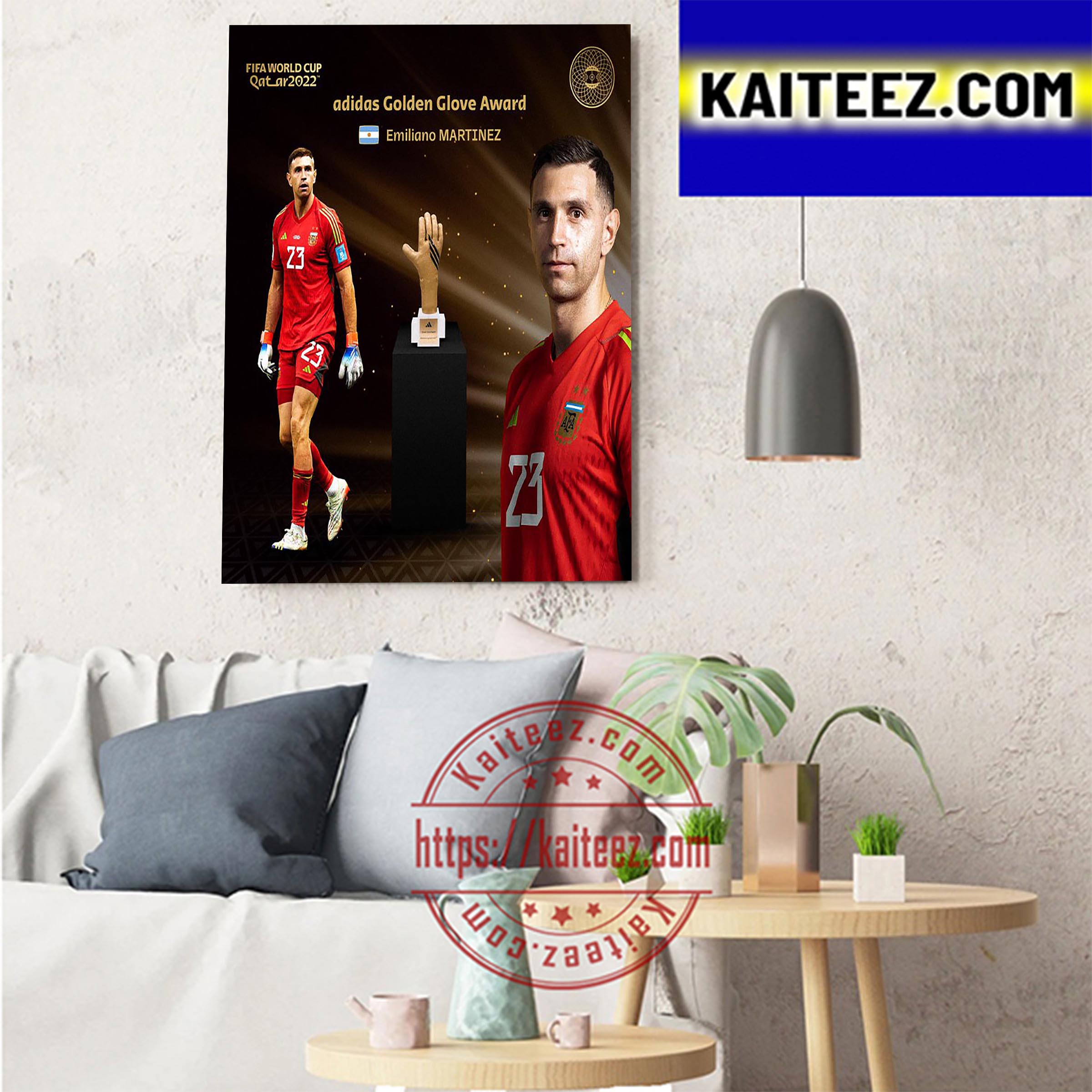  Qatar 2022 World Cup EMI Martínez After Winning The Golden Glove  Poster Football Posters Canvas Wall Art Prints for Wall Decor Room Decor  Bedroom Decor Gifts 20x26inch(51x66cm) Unframe-Style: Posters & Prints