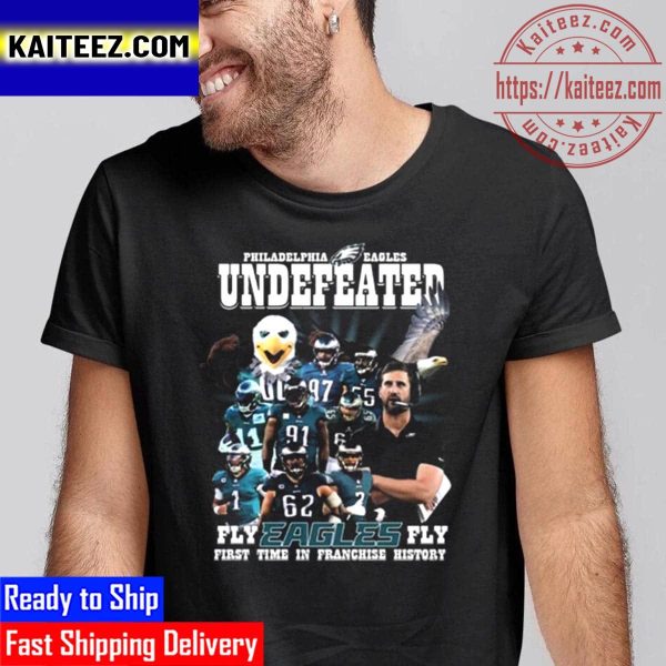 Philadelphia Eagles Undefeated Fly Eagles Fly First Time In Franchise History Vintage T-Shirt