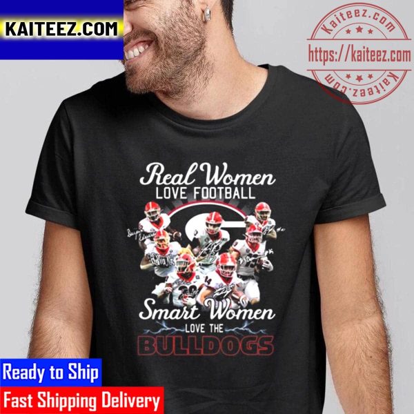 Real Women Love Football Smart Women Love The Georgia Bulldogs Signatures Vintage T-Shirt