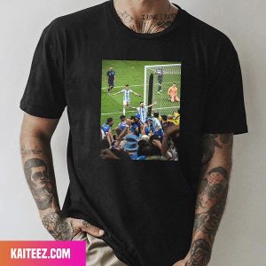 The King Celebrating With His People – Lionel Messi Team Argentina FIFA World Cup 2022 Fan Gifts T-Shirt