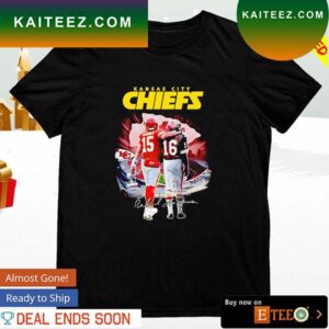 Kansas City Chiefs Patrick Mahomes and Len Dawson walk signatures T-shirt