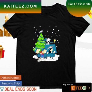 Peanuts characters Philadelphia Eagles Christmas is coming T-shirt