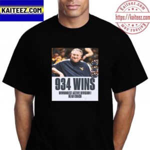 WVU Mens Basketball Head Coach Bob Huggins 934 Winningest Active Division I Head Coach Vintage T-Shirt