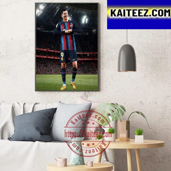 Robert Lewandowski Wins The Pichichi In First Season In Spain Art Decor Poster Canvas