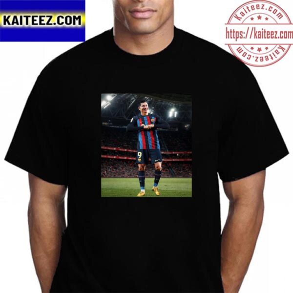 Robert Lewandowski Wins The Pichichi In First Season In Spain Vintage T-Shirt