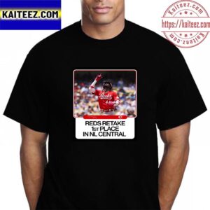 Cincinnati Reds Retake 1st Place In NL Central Vintage T-Shirt