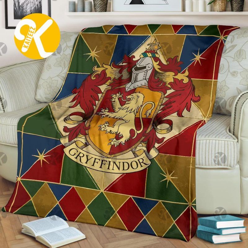 Harry Potter Vintage Gryffindor Badges Colorful Knight Pattern Vibe Throw Fleece Blanket