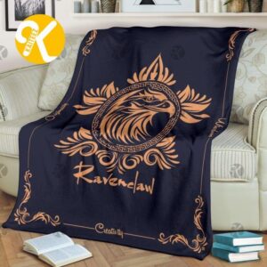 Harry Potter Vintage Ravenclaw Golden Raven Badge In Navy Throw Fleece Blanket